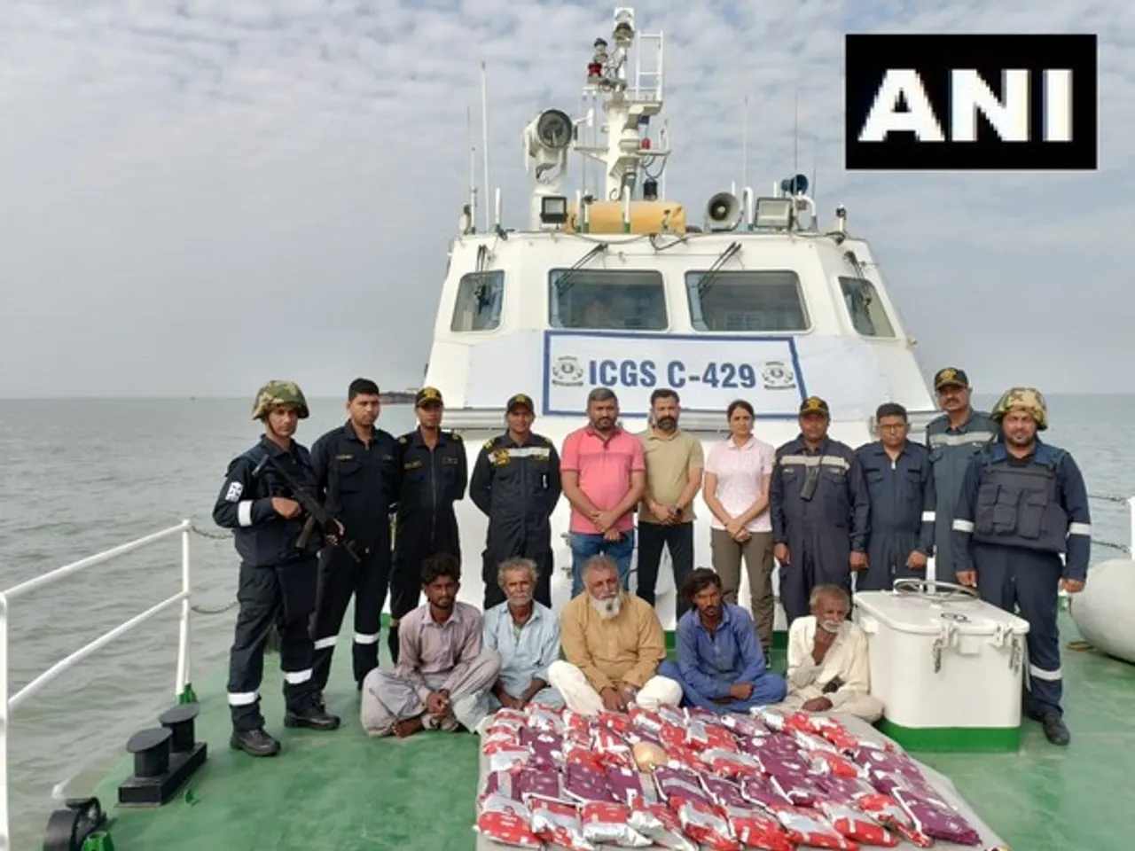 Rs 350 Crore Heroin Seized from Pakistani Boat in Gujarat 