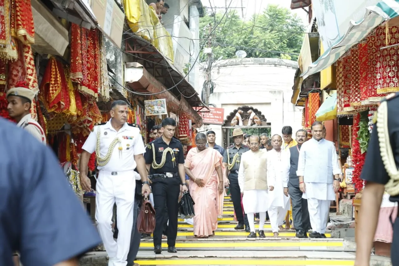 IN PICS: President Murmu Offers Prayers at Maa Kamakhya Devalaya