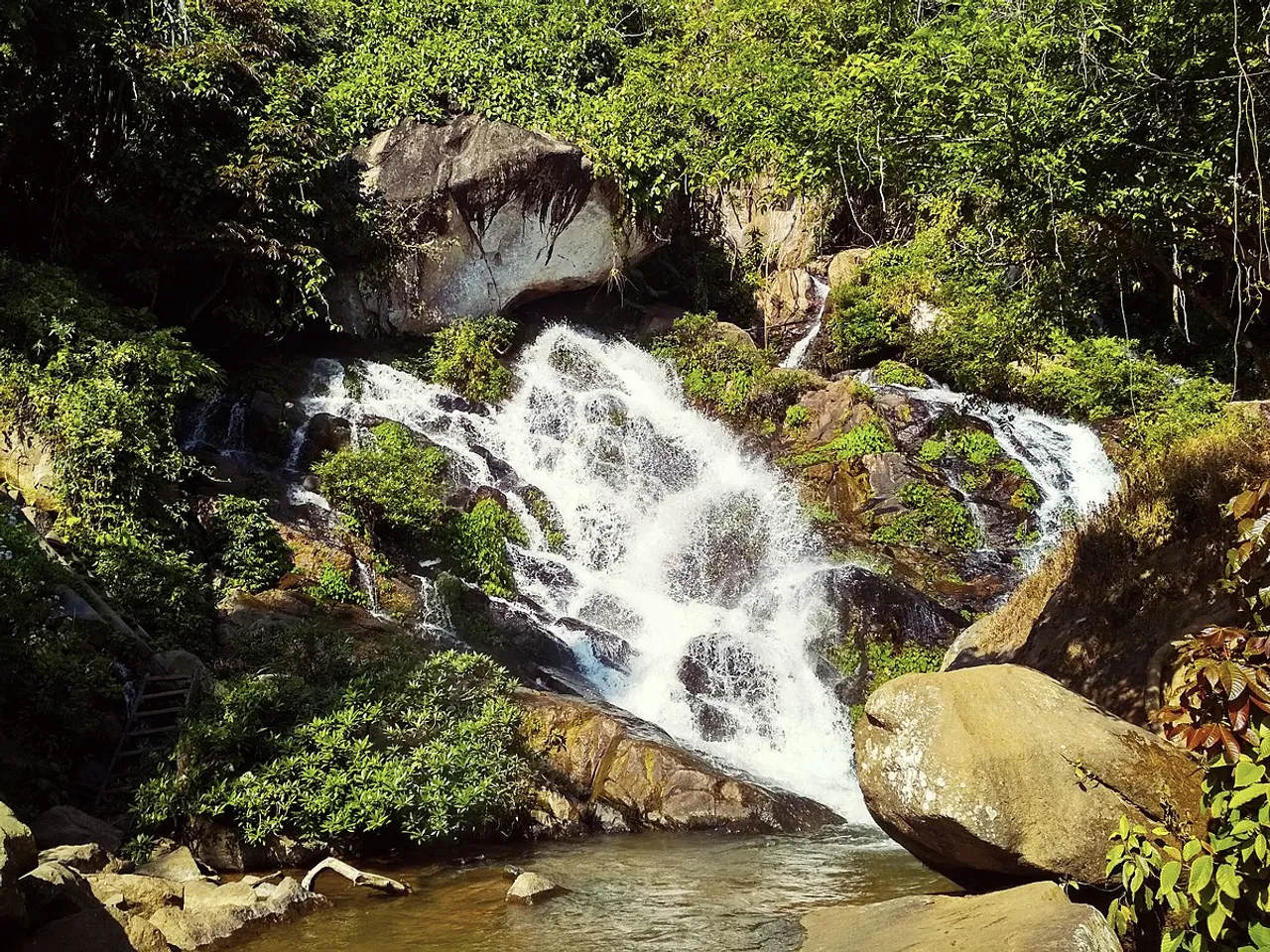 Assam: 'Selfie' Turns Fatal For College Girl at Langvoku Waterfall