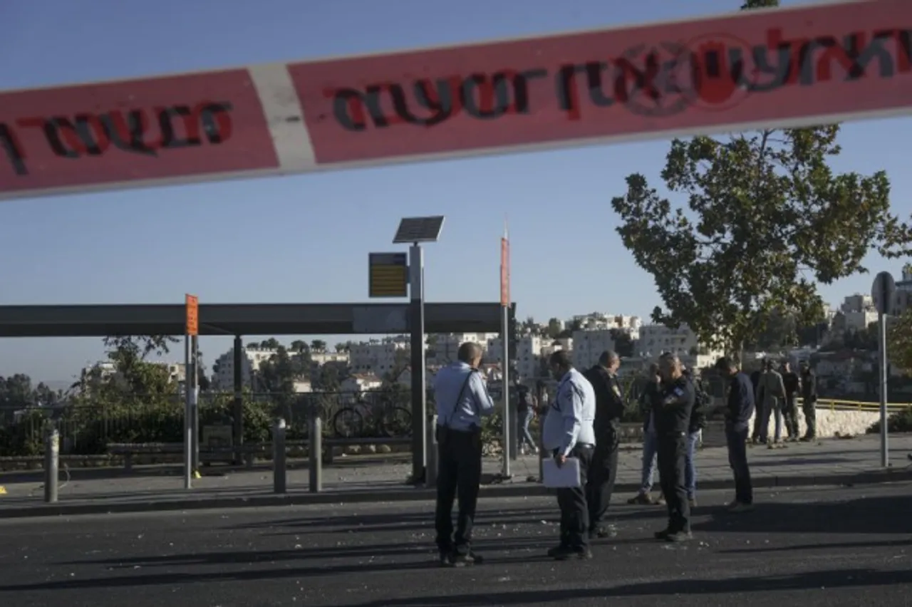 1 Killed, 18 Injured in Twin Explosions at Jerusalem
