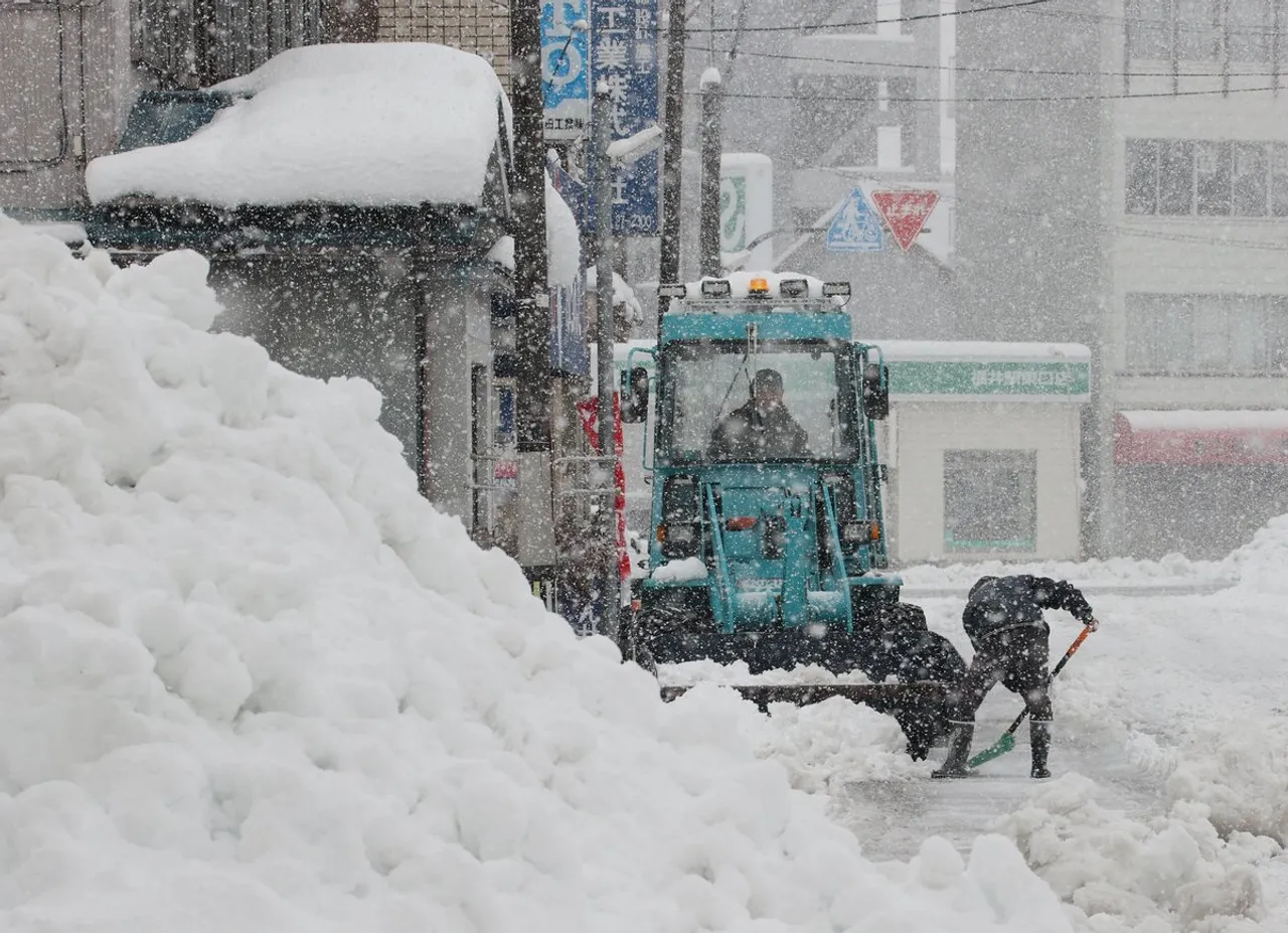Heavy Snowfall Claims 17 Lives in Japan, Dozens Injured