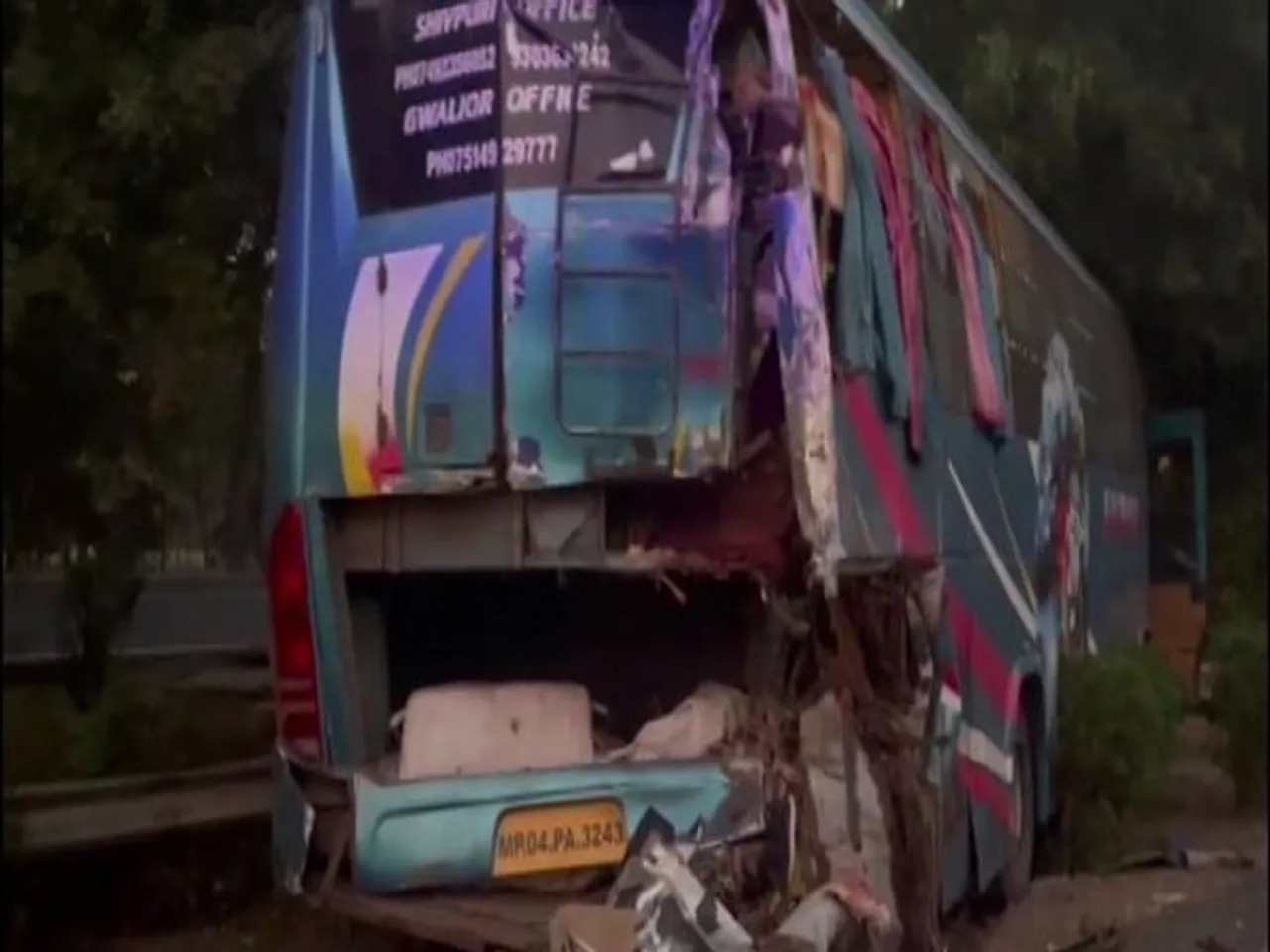 3 Killed, Several Injured in Road Accident in Greater Noida 