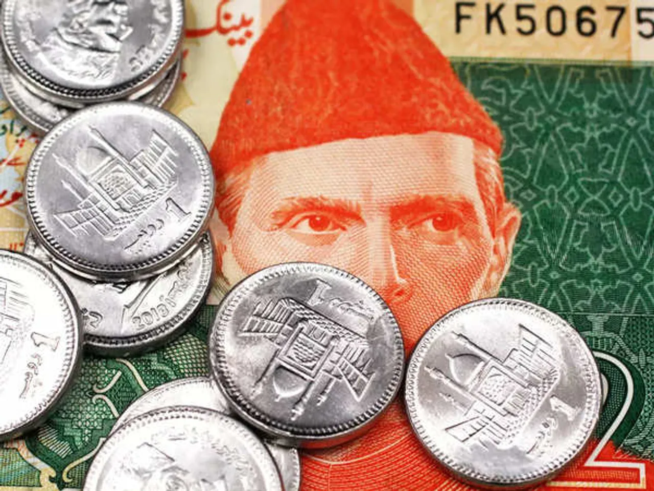 Pakistan Economy: Rupees hit New Low vs USD, Slides to Rs 227.88/Dollar