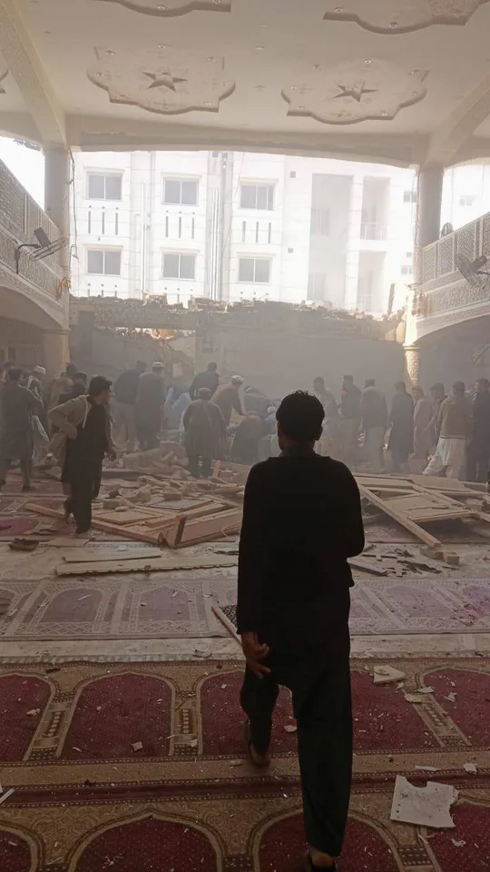 17 Dead in Explosion at Mosque in Pakistan's Peshawar, Several Injured 