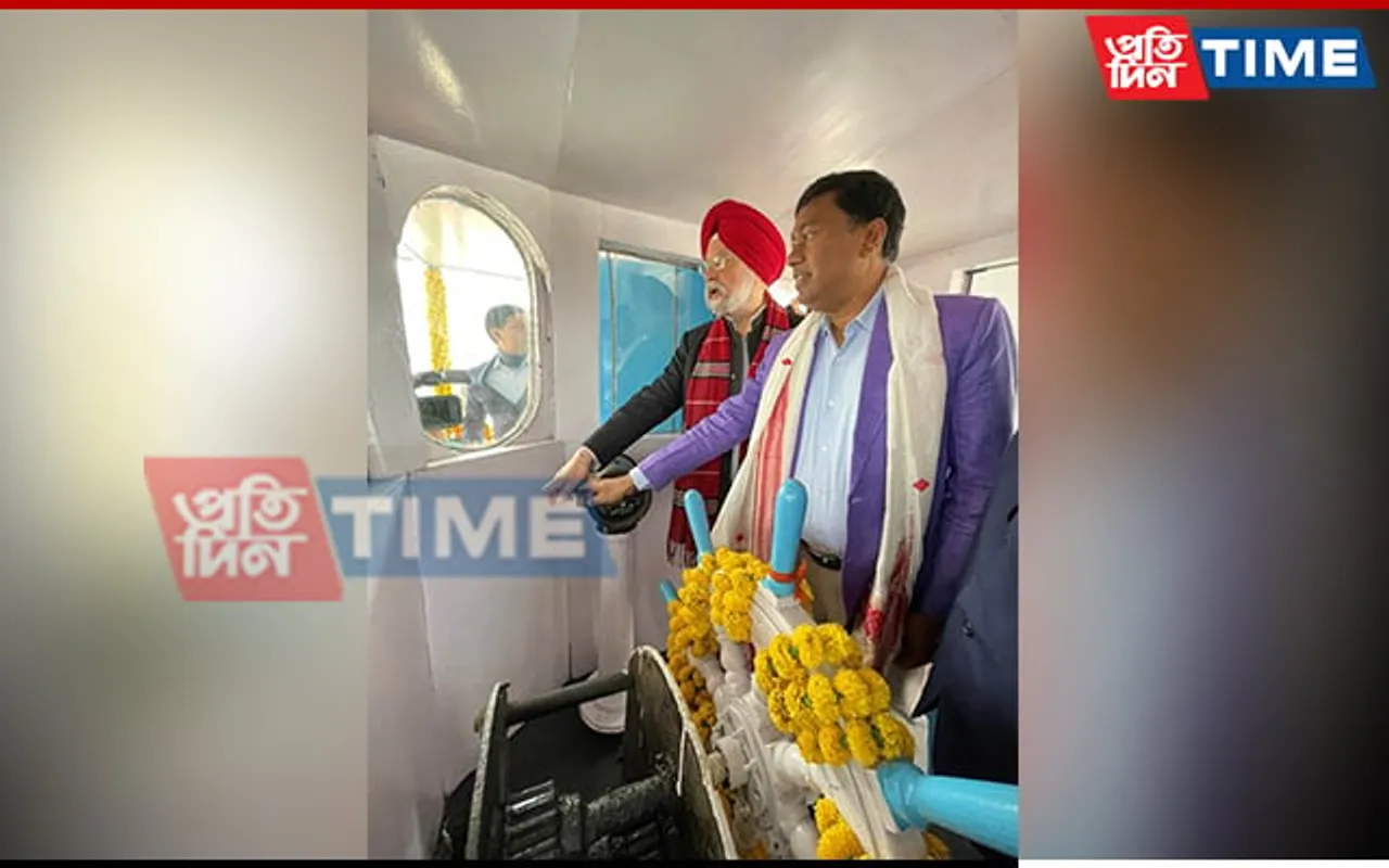 Hardeep Singh Puri Flags off Low Carbon Cruise on Mahabahu Brahmaputra