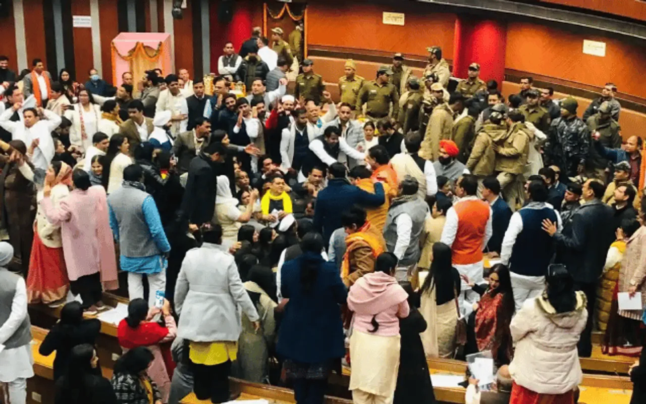 Delhi: Chaos Again In MCD House As BJP, AAP Councillors Clash