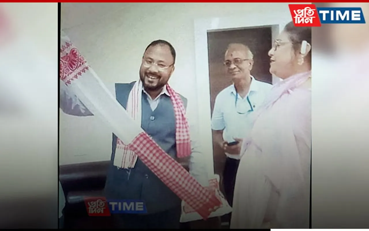 Bimal Borah Issues Statement on Photo with Assamese-Bangla Paired Gamosa