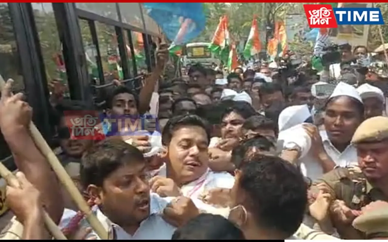 “Chalo Raj Bhawan" Yatra: Police Detains Congress Leaders in Guwahati
