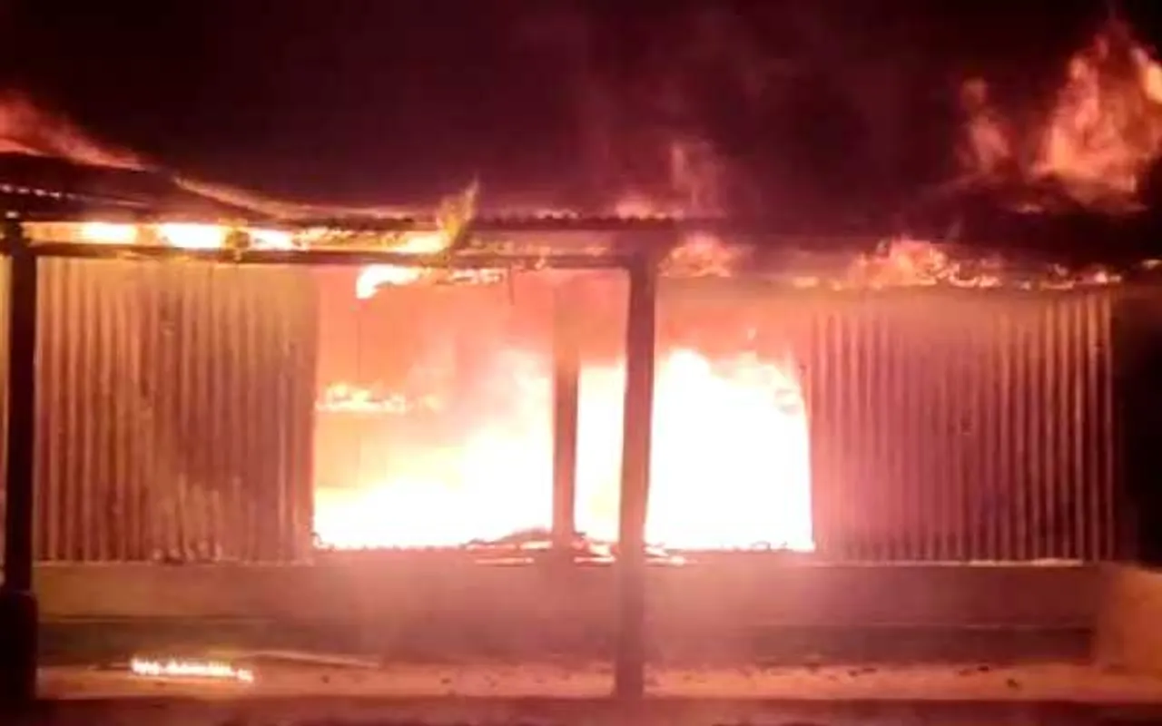 Assam: Massive Fire Destroys Cloth Shop, Residence in Dhubri