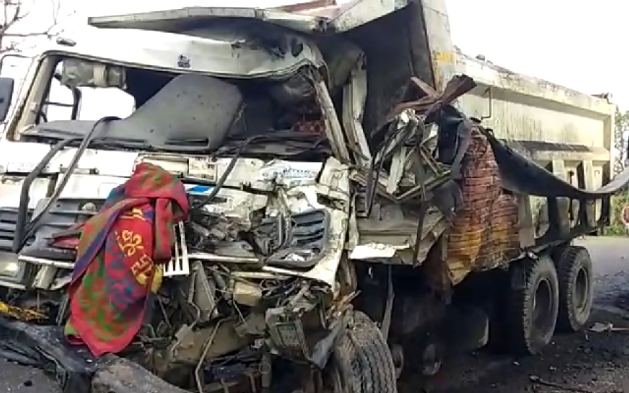 Assam: Head-on Collision between Trucks Kills 1 in Tamulpur