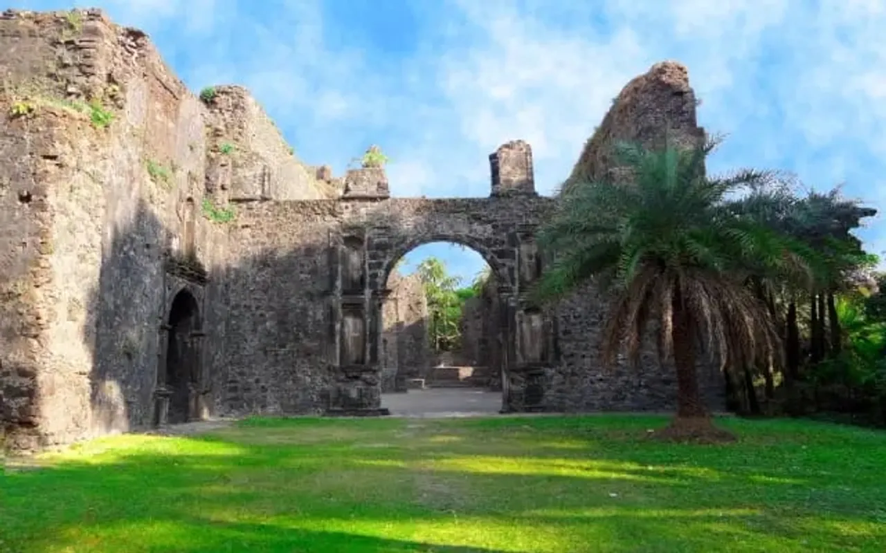Maharashtra: Man Booked For Damaging Vasai Fort For Instagram Reel