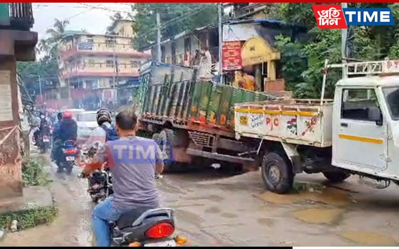 Guwahati's Deplorable Condition Of Roads Highlighted Once Again