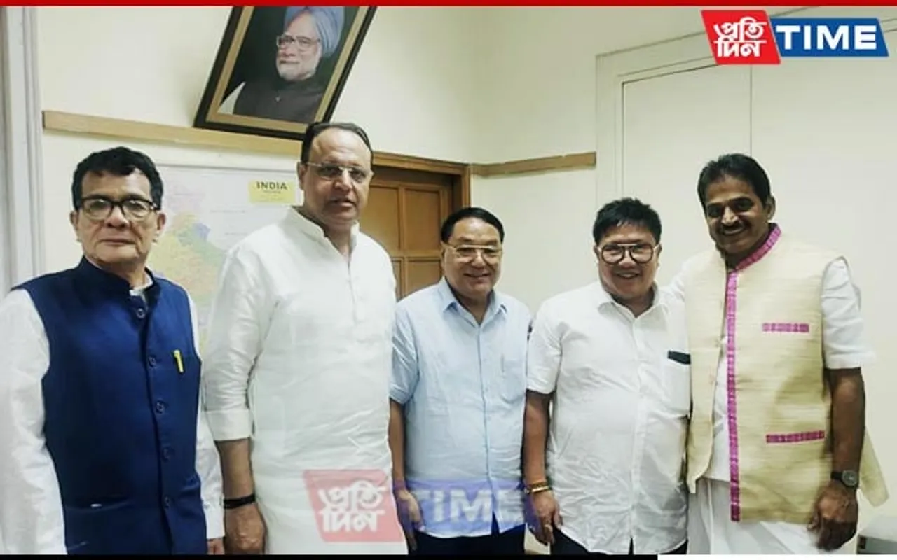 Former Arunachal Home Minister Kumar Waii Joins Congress