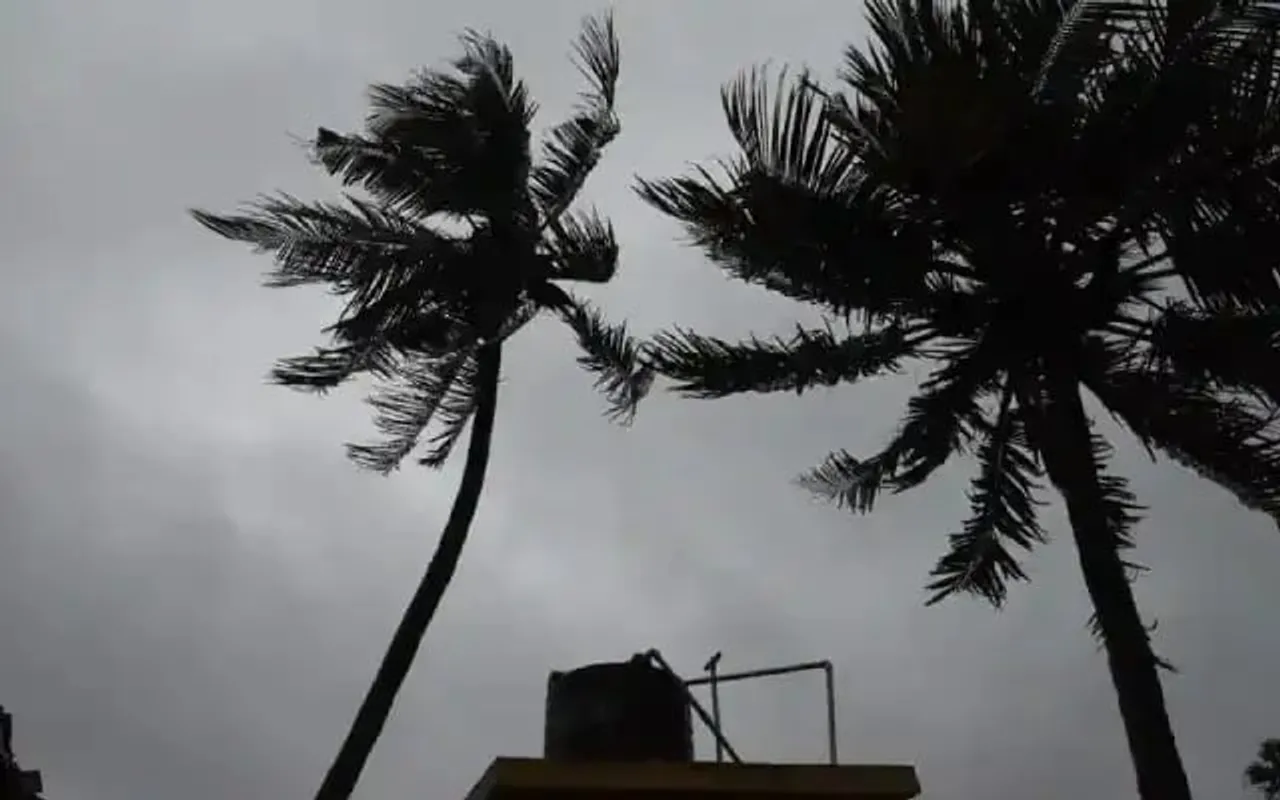 IMD Predicts Cyclonic Circulation To Form Over Bay Of Bengal In Next 24 Hrs