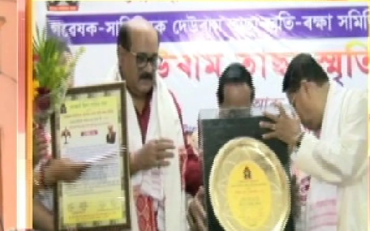 Sadin-Pratidin Chairman Jayanta Baruah Awarded Deuram Tasa Award