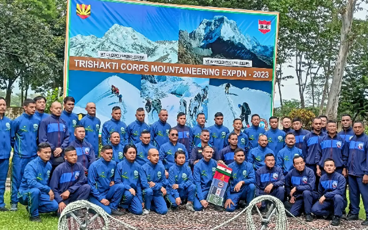 Trishakti Corps Commences Mountaineering Expedition to Mt Chomo Yummo 