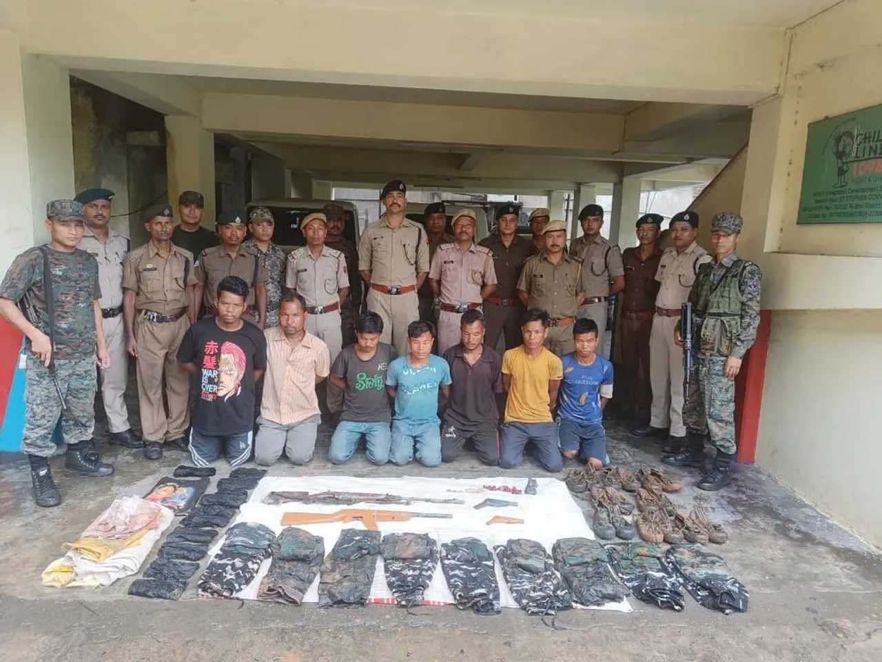 M’laya Police Nab 7 Hardcore Robbers; Incriminating Materials Including Arms Recovered