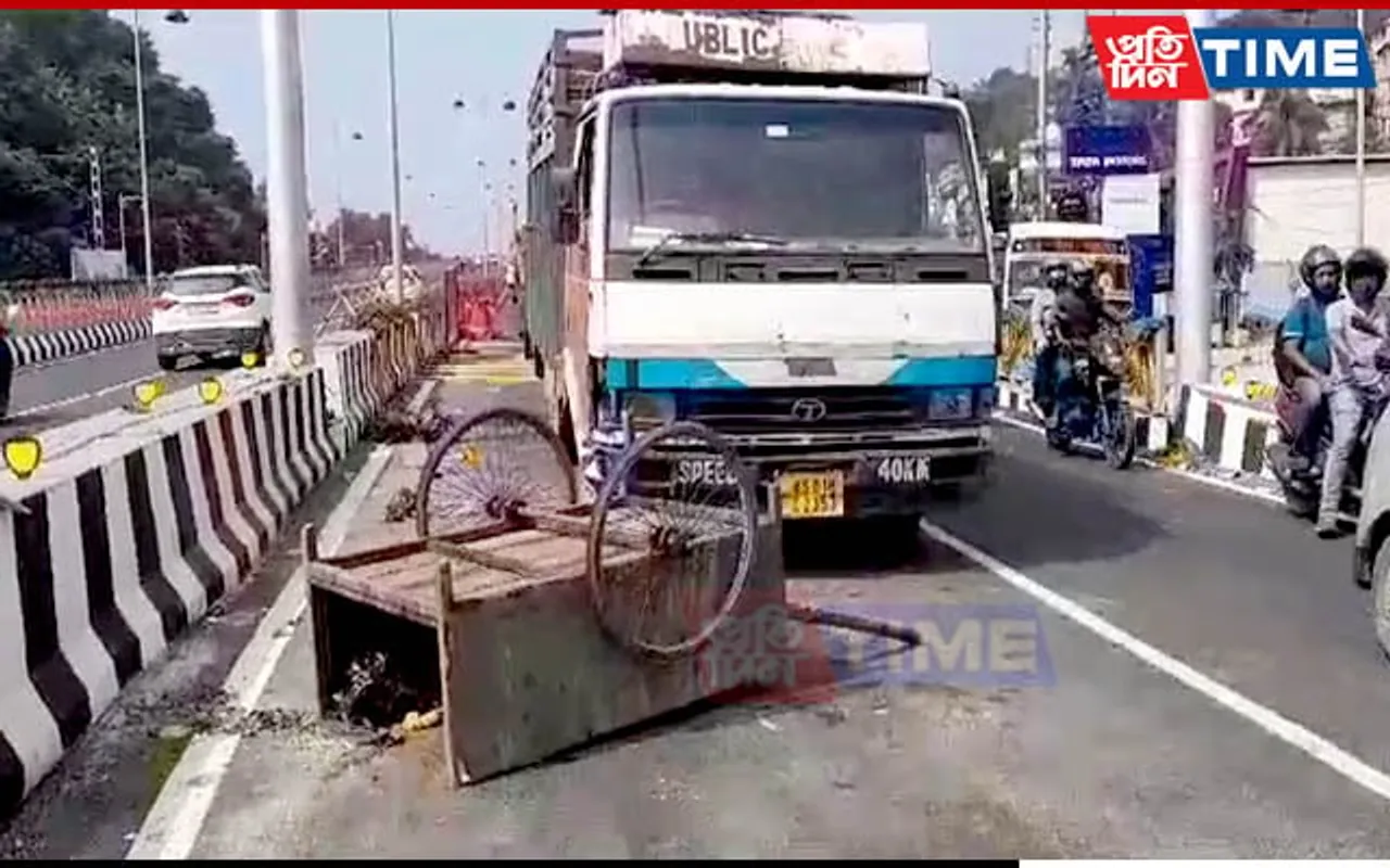 Guwahati: Truck Hits GMC Waste Collection Cart atop Nilachal Flyover; 1 Injured
