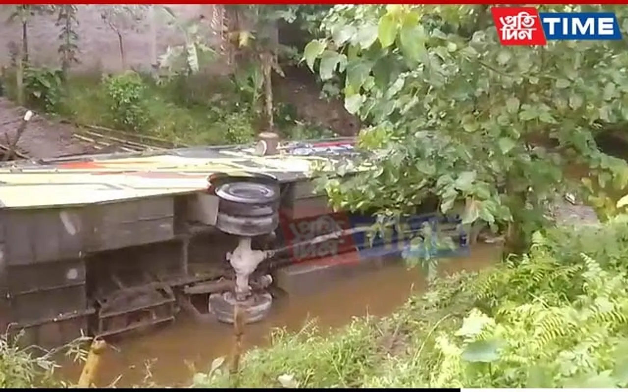 Assam: Several Injured as Bus Carrying 55 Passengers Falls Into Ditch