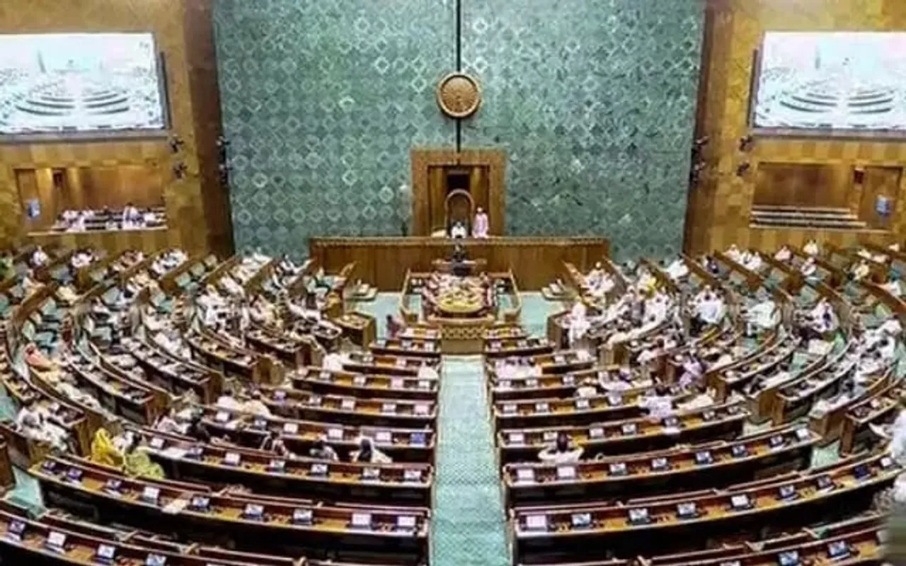 Lok Sabha Passes Women’s Reservation Bill with 454 Votes in Favour