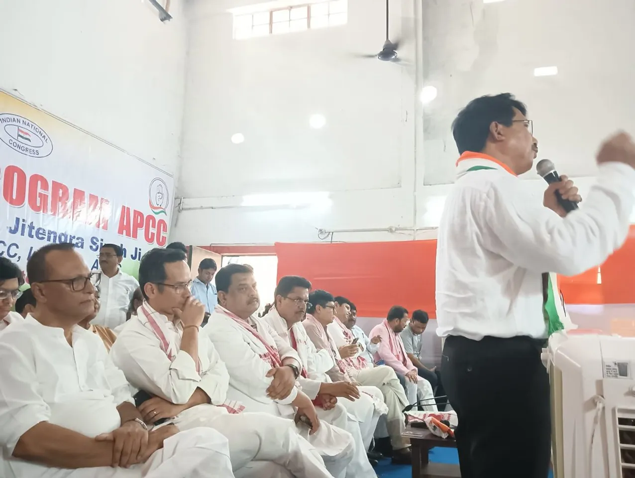 Veer Lachit Sena Leaders Among 70 Join Congress