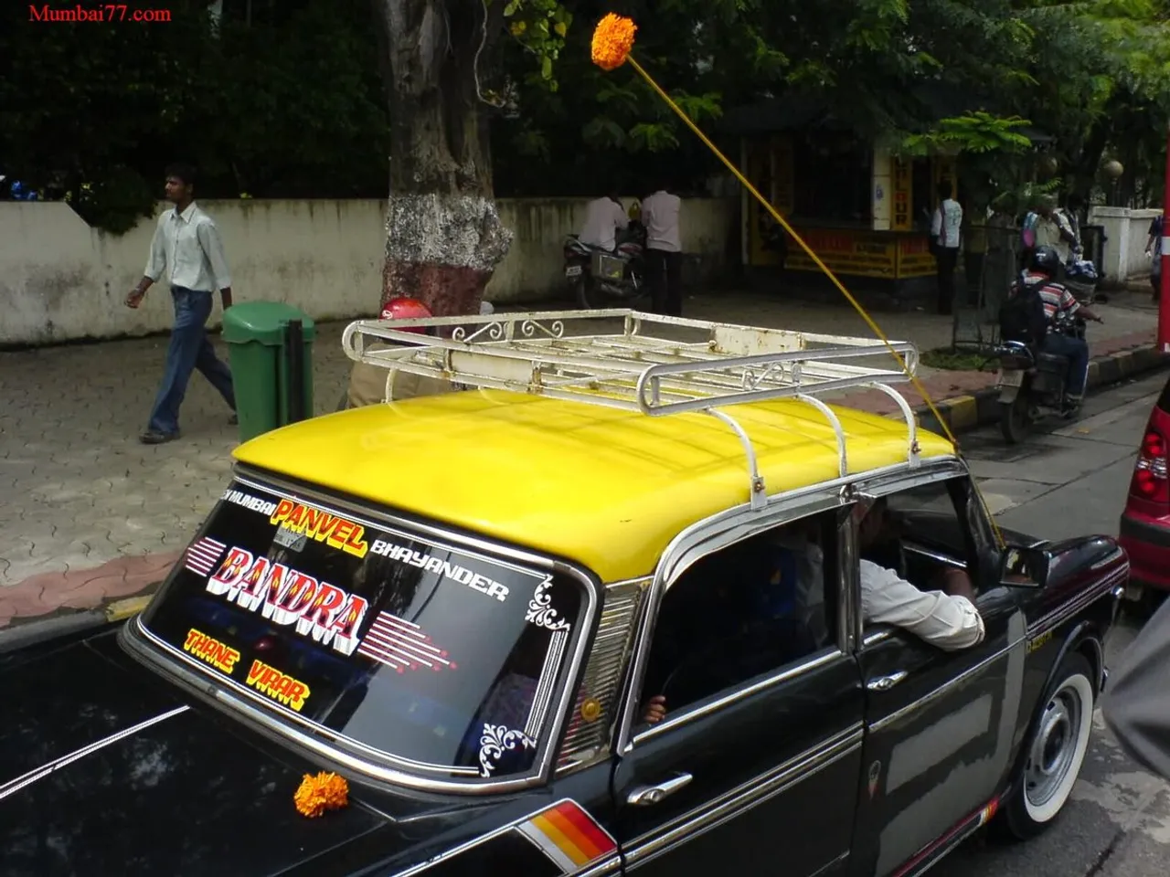 Mumbai Bids Goodbye to Iconic ‘Kaali-Peeli’ Taxis