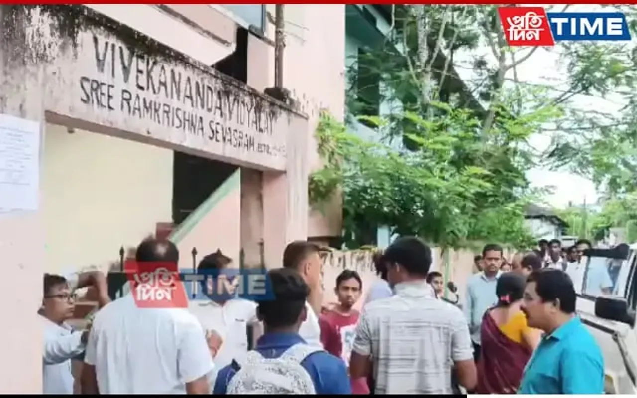 Brawl Breaks Out Among Students Over Umbrella In Assam's Digboi, 1 Injured