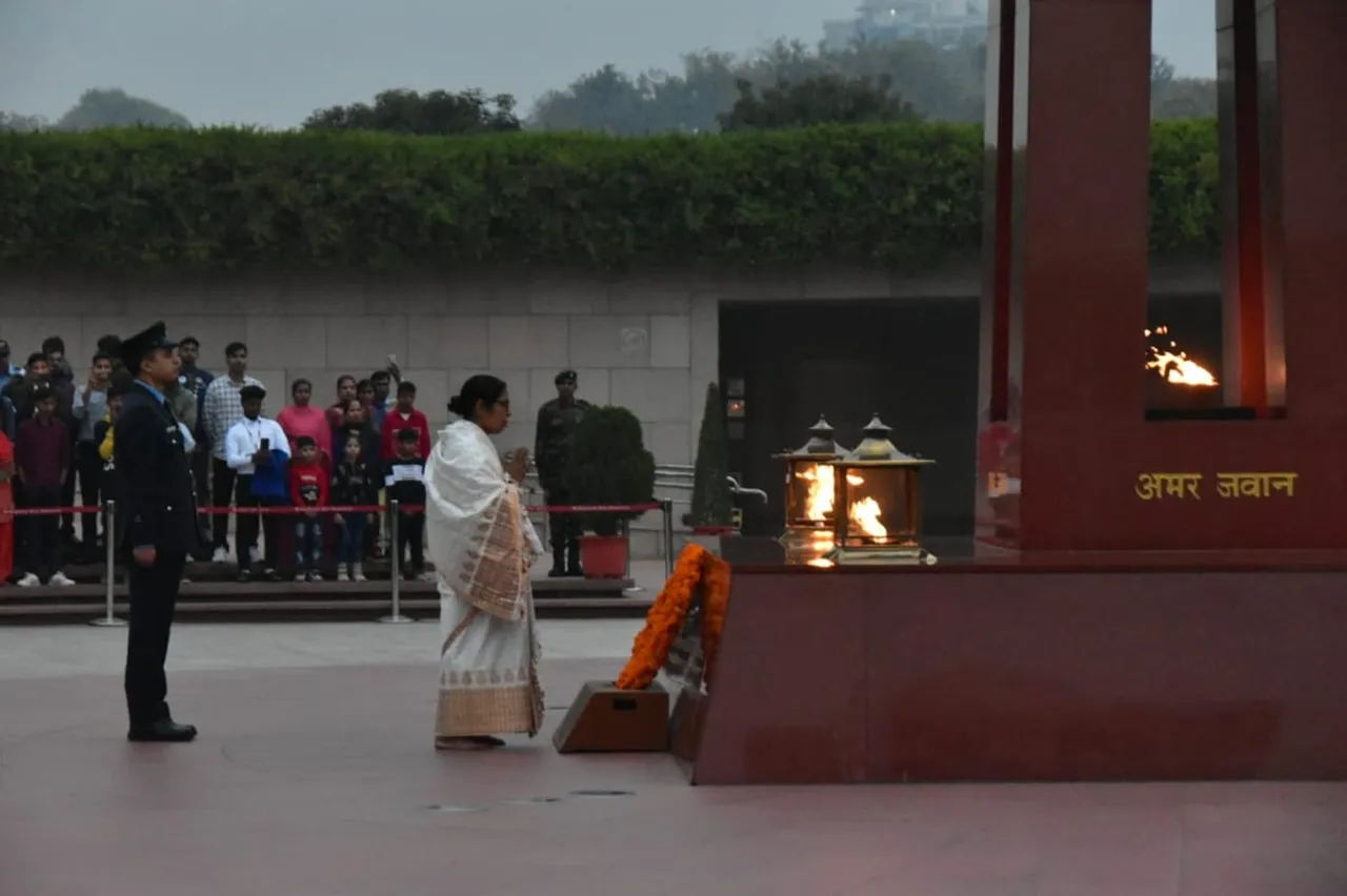 Late Gnr Uddhab Das’s Mother Lays Wreath at National War Memorial
