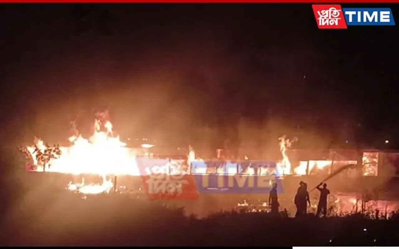 Guwahati: ‘Kaamakaazi’ Floating Restaurant Burnt to Ashes in Massive Fire