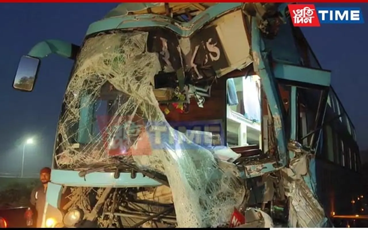 Assam: 15 Injured as Bus Crashes Into Stationary Truck In Chabua
