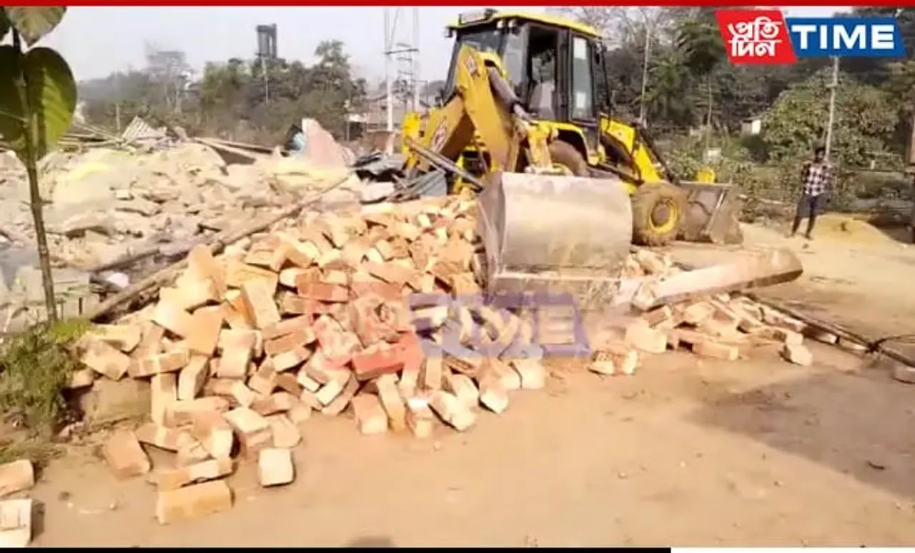 Guwahati: Illegal Encroachments On IOCL Land Evicted At Noonmati