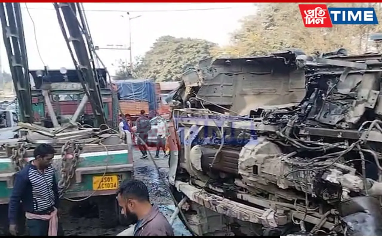 Guwahati: Dumper Truck Crashes Into Khanapara Traffic Point, Driver Injured