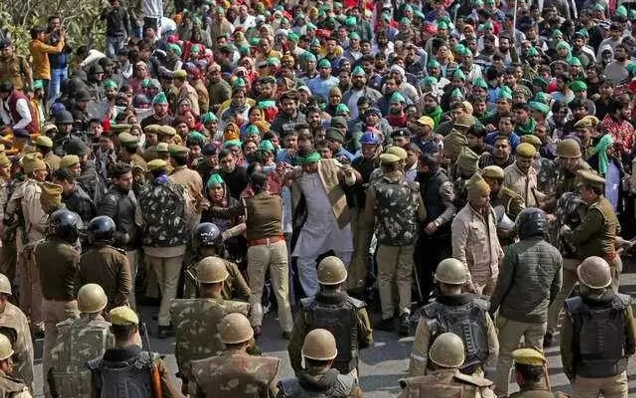 Farmers March Towards Delhi Demanding Assured Crop Prices
