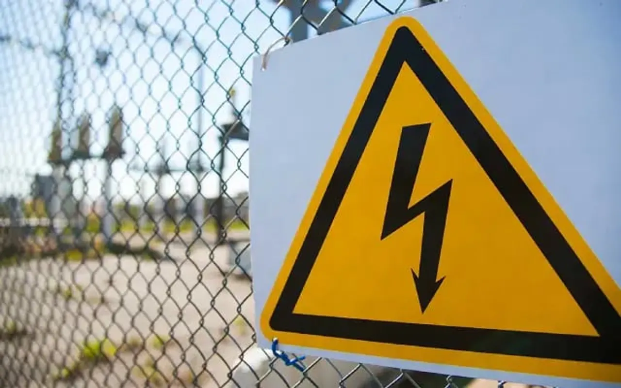 2 Labourers Hospitalized After Electrocution In Assam's Numaligarh