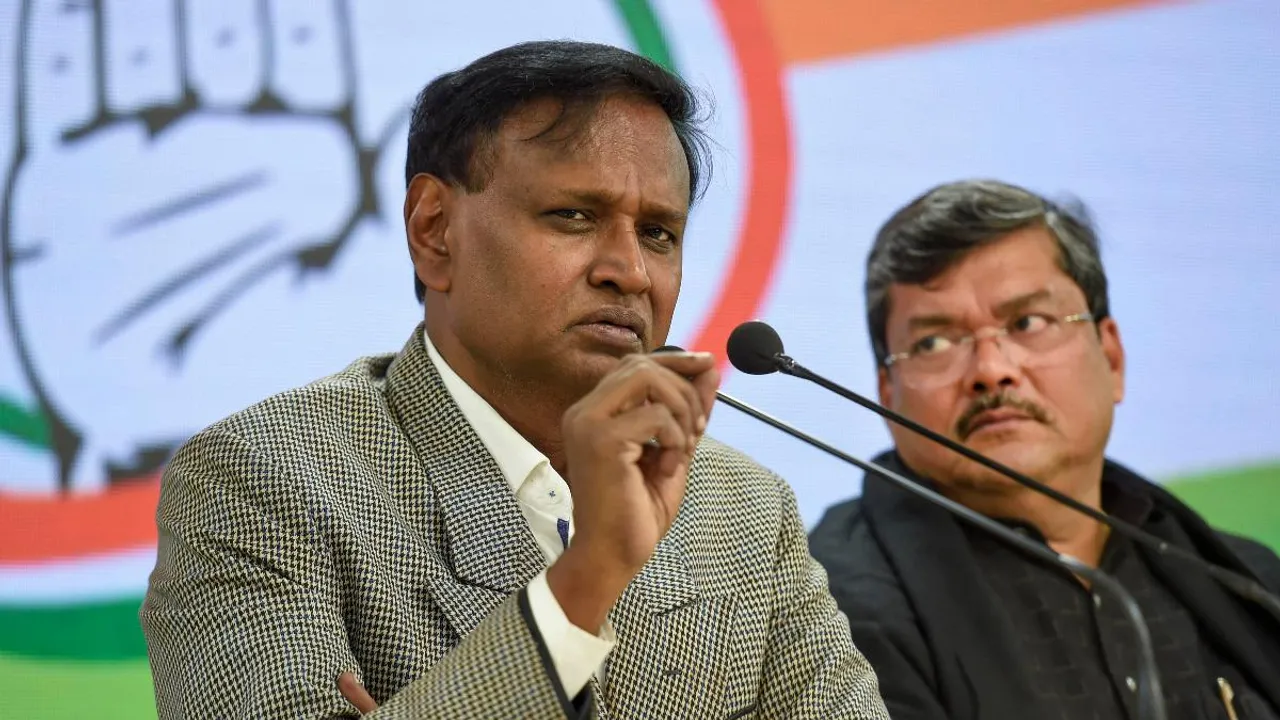 Congress Accuses PM Modi of 'Insulting' President Droupadi Murmu