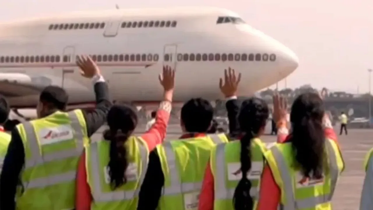 End of an Era: Air India's Iconic Boeing 747 Takes Final Flight From Mumbai Base