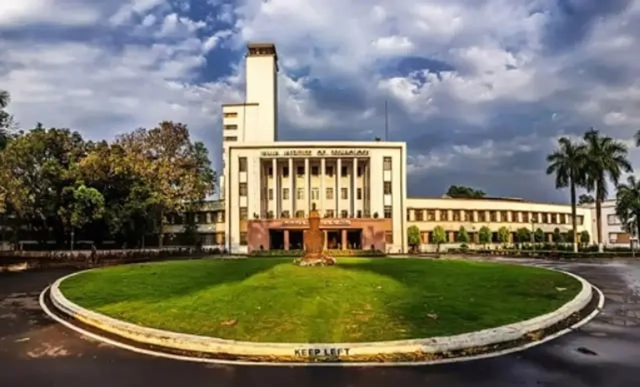 38% IIT Passouts Go Unplaced Amid Alarming Unemployment