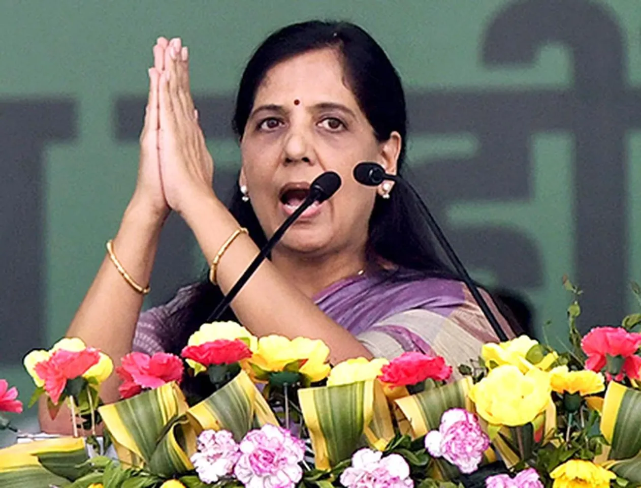 PIL Filed in Delhi HC Seeking FIR Against CM Arvind Kejriwal’s Wife for Posting Court Videos