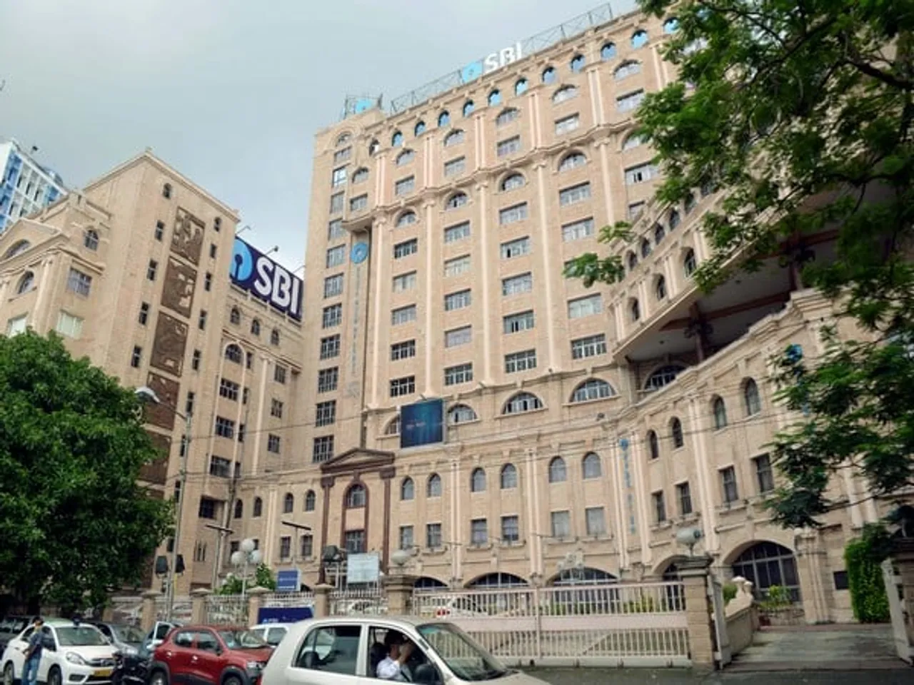 PSU Banks Maintain Lead in Indian Banking: SBI Report