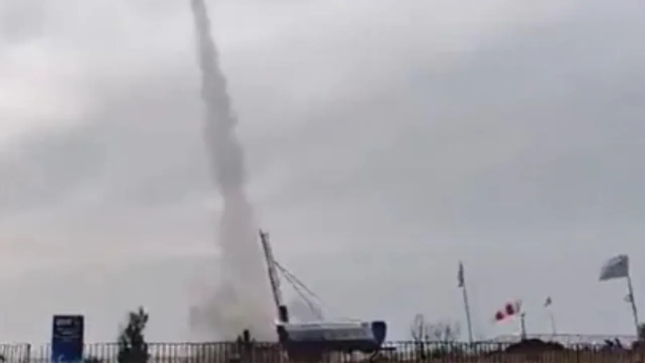 India's First Reusable Hybrid Rocket 'RHUMI-1' Successfully Launched