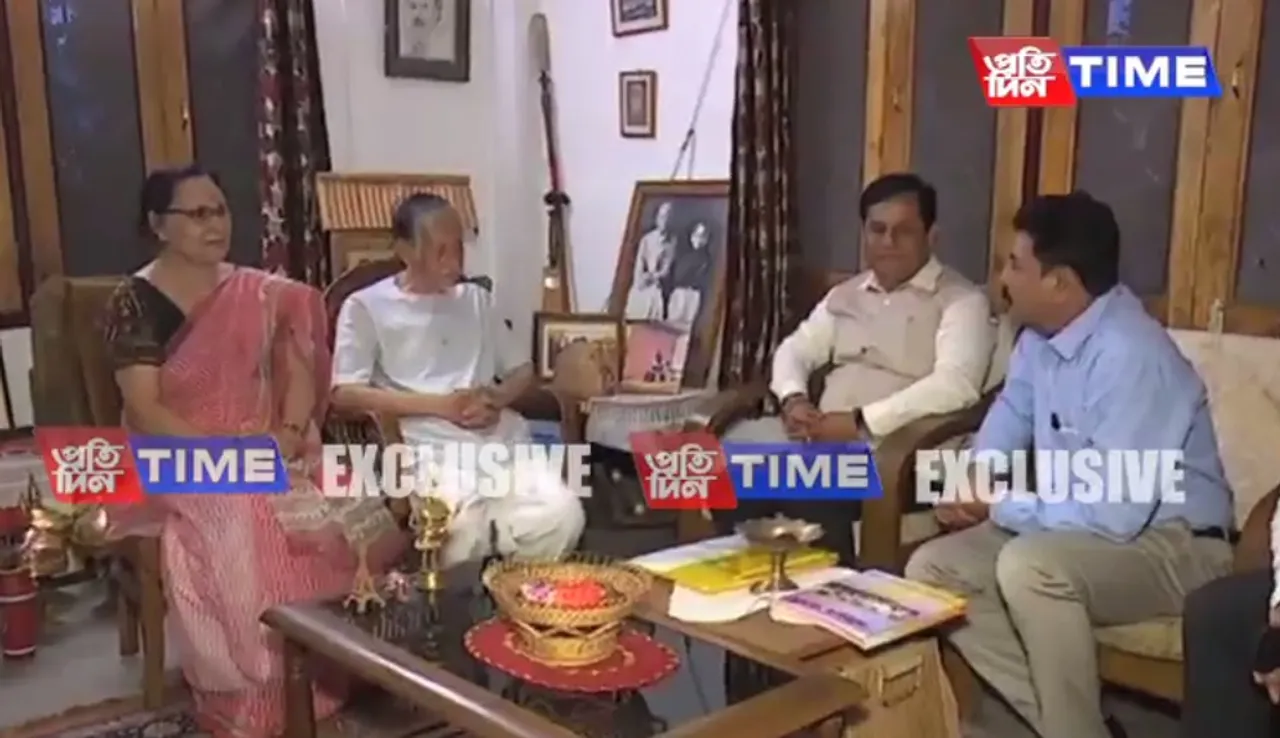 CM Sarbananda Sonowal meets noted intellectual Hiren Gohain