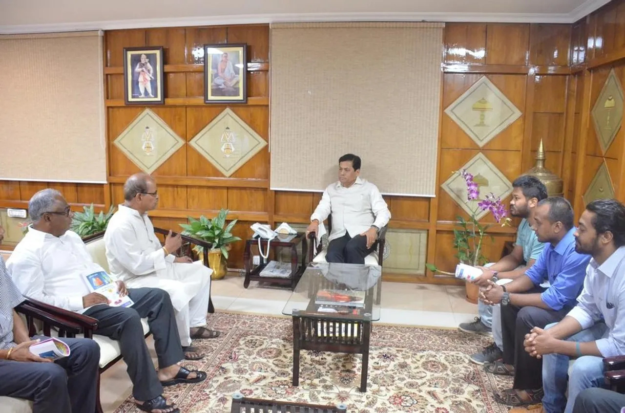 Assam CM meets Dokmoka Mob Lynching victims’ fathers