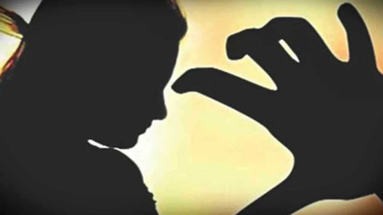 Policeman faces molestation charge