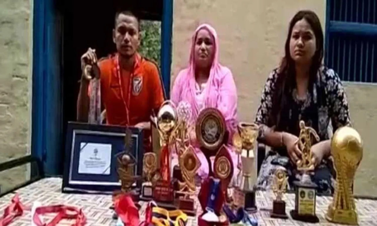 Muzaffarnagar Peon’s Son Makes It To Indian National Football Team