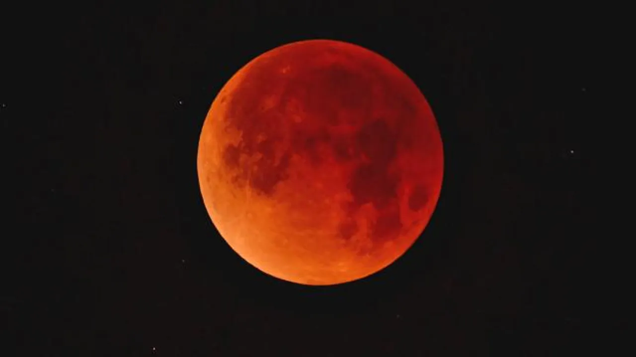 Century’s longest lunar eclipse begins in India at 11:44 pm