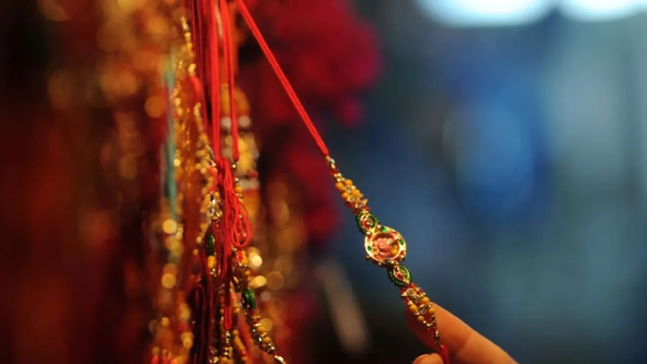 President, PM greets nation on Rakhi