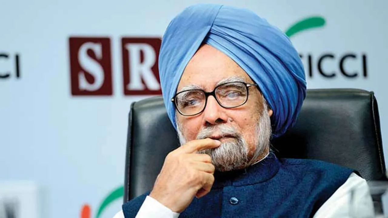 Ramping Up Vaccination Key To Fight COVID: Manmohan  Singh To PM