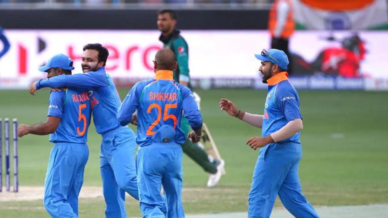 Asia Cup – India restricts Pakistan to 162