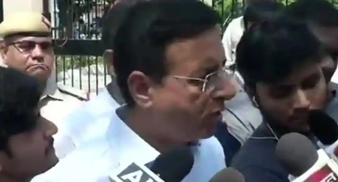 Congress meets CAG over Rafale Deal