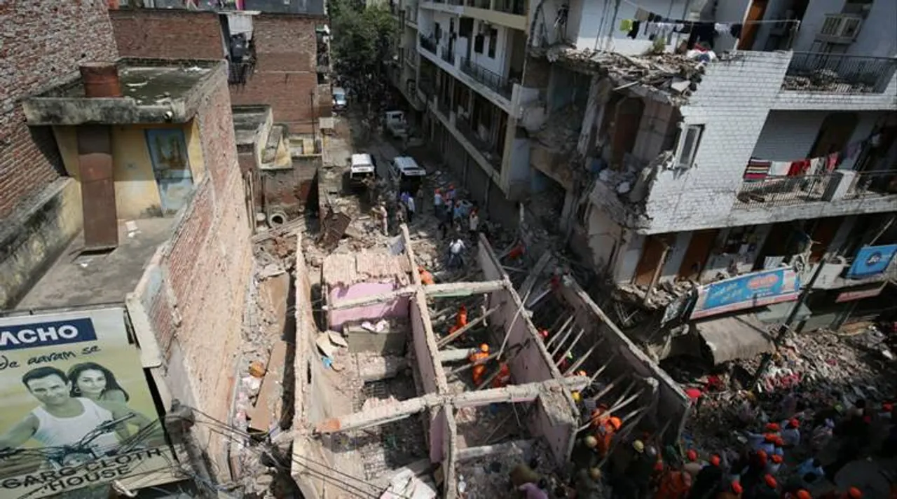 Building Collapses : 5 killed in Delhi